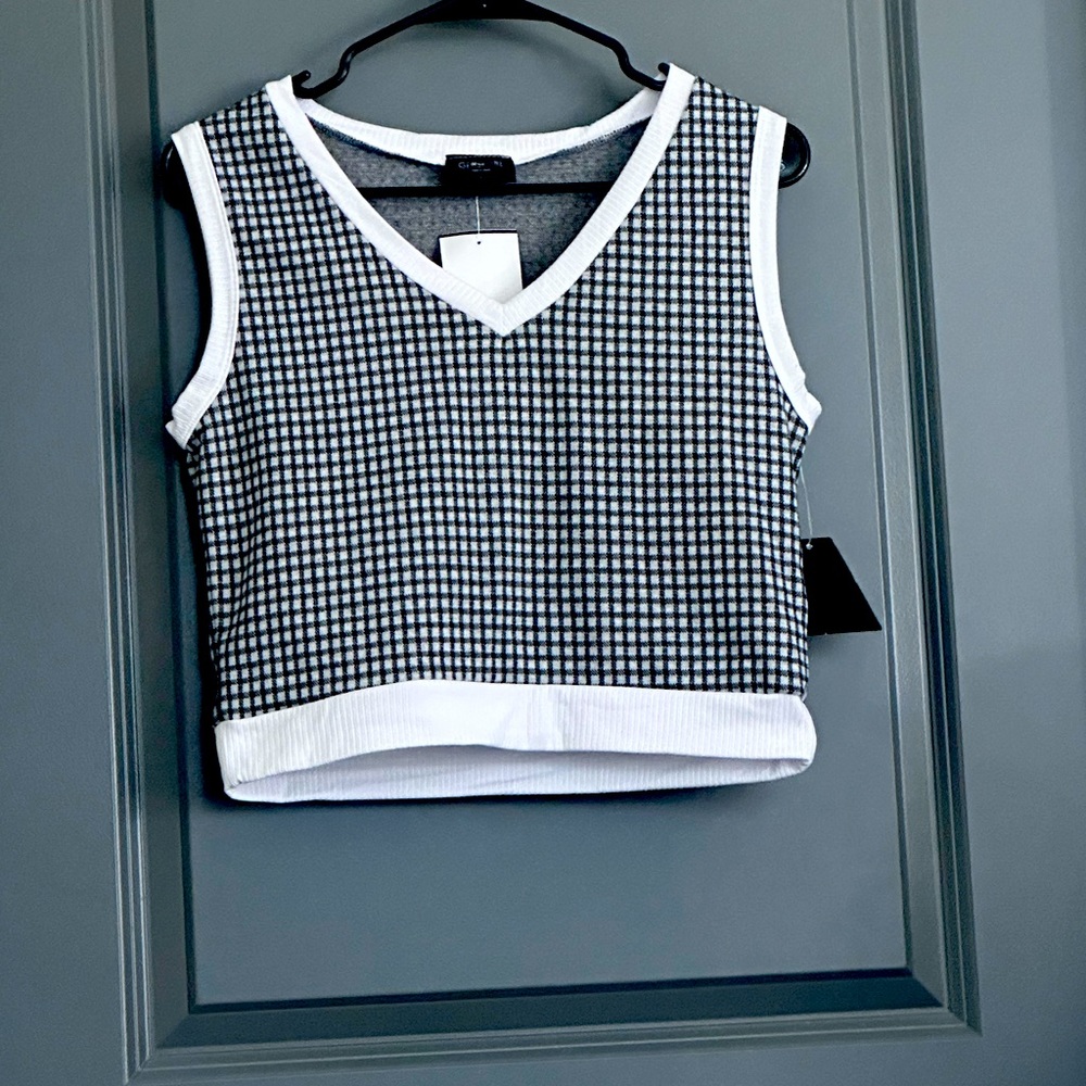 Square patterned vest